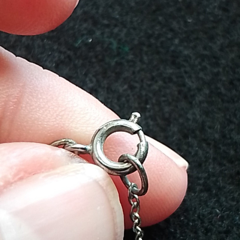 Vintage Silver & Glass Crystal Necklace with a small Crystal tear drop Pendant - Picture 4 of 5